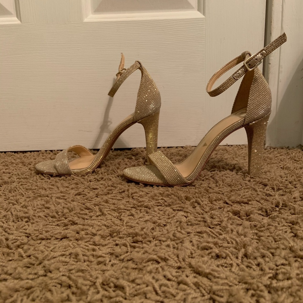 Gianni Bini Nude/Gold 3” Heels Prom